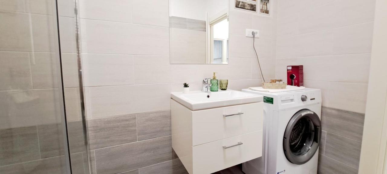 Relax Home Apartment Q Iasi Exterior foto